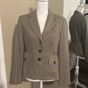 Anne Klein size 6 wool blazer. Brown tones with slight hint of green and purple.